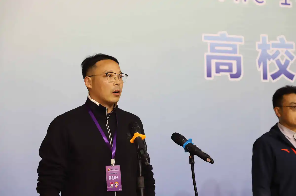 老年人如何安全地进行篮球接球训练?_0